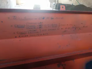 Sembradora de cereal naranja