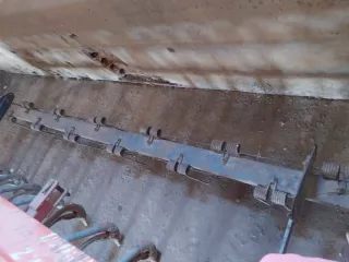 Sembradora de cereal naranja