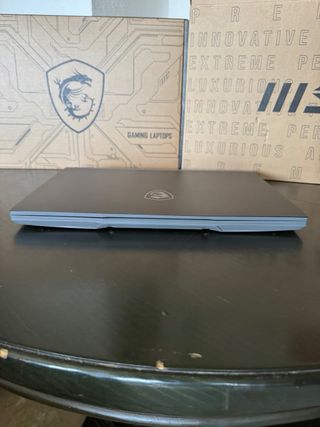 Ordenador portátil MSI gaming.