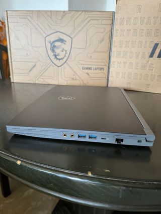 Ordenador portátil MSI gaming.