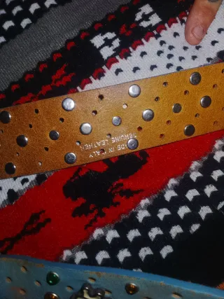 Cinturón de cuero con pedrería