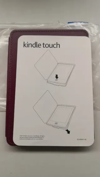 Funda ORIGINAL Amazon Kindle Touch. Púrpura.