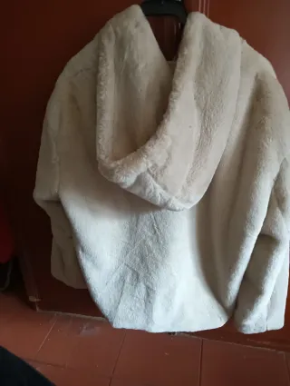 Cazadora pelo Zara Talla S Beige