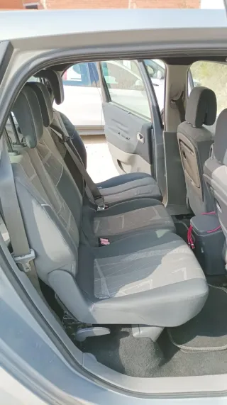 Renault Grand Scenic 2010