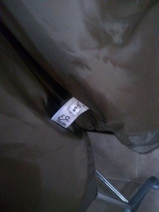 Plumífero elegante marrón dorado