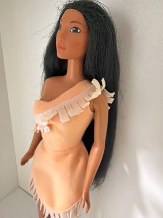 Muñeca Barbie Pocahontas