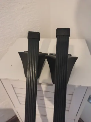 Soportes para esquís negros