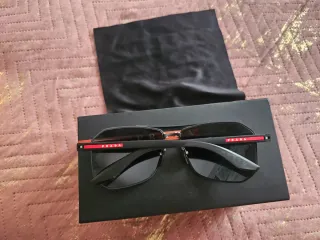 Gafas de sol Prada negras