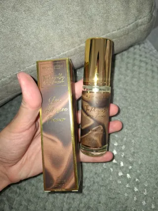 Revolution The Pouty Glue Primer Dorado