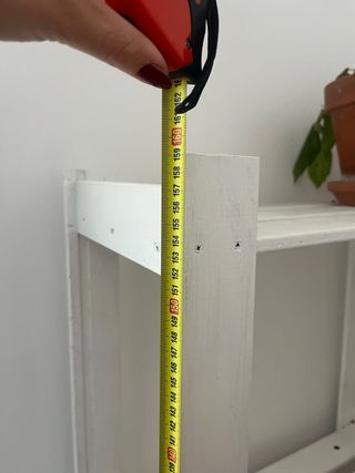 Estantería de pino blanca estilo 'used'