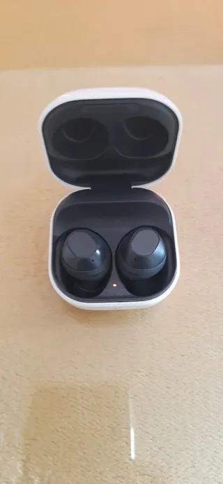 Auriculares Samsung Inalámbricos Negros y Blancos