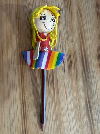 Fofucha Lápiz Arcoíris.