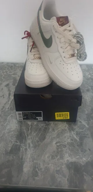 Nike Air Force 1 Año Nuevo Serpiente Talla 40