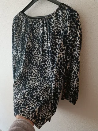 Blusa animal print nueva, de SFERA