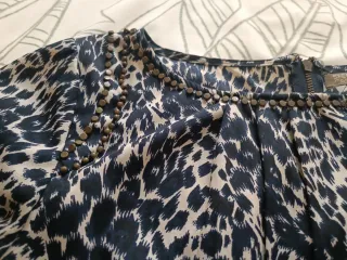 Blusa animal print nueva, de SFERA