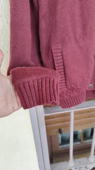 Cárdigan Brotes Burdeos