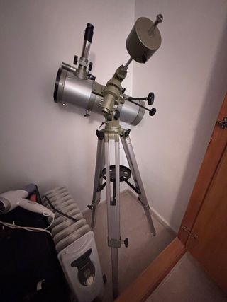 Telescopio con trípode