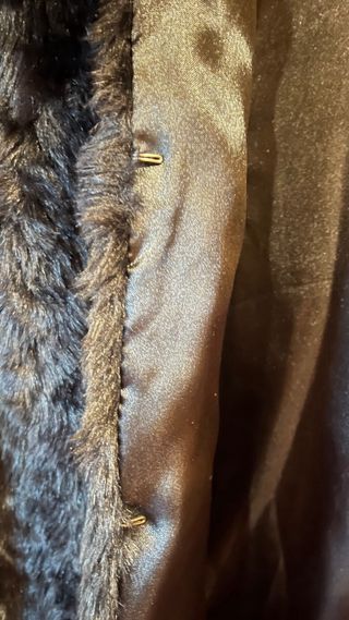 Abrigo de pelo negro