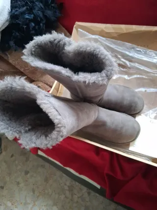 Botas UGG grises de ante