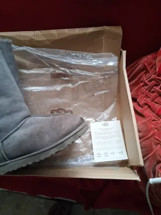 Botas UGG grises de ante