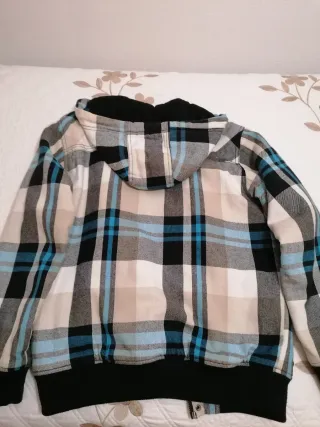 Cazadora Quiksilver a cuadros con capucha