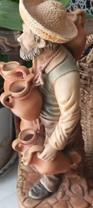 Figura cantarero con cántaros