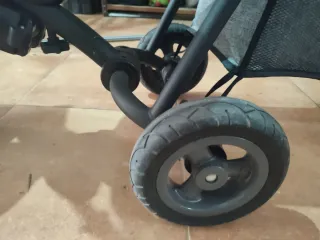 Triciclo infantil gris