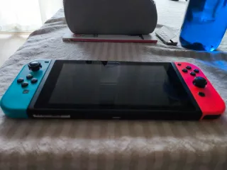 Nintendo Switch Azul y Rojo