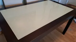 Mesa extensible de comedor de madera  y cristal