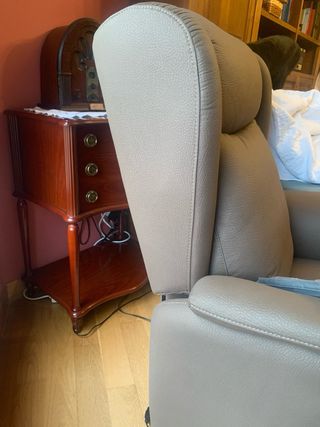 Sillón reclinable eléctrico beige