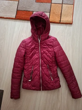 Cazadora Bershka granate talla XS