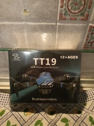 Drone TT19 brushless con radiocomando LCD nuovo