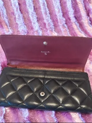 Portafoglio Chanel nero e rosso