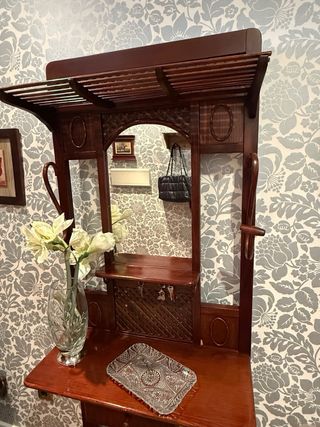 Mueble recibidor madera nogal