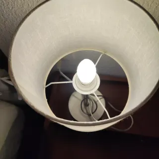 Lámpara de mesita tela y metal