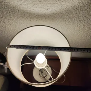 Lámpara de mesita tela y metal