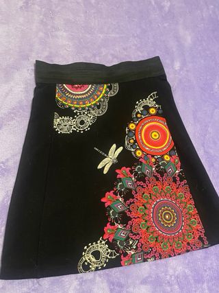 Falda estampada con libélula