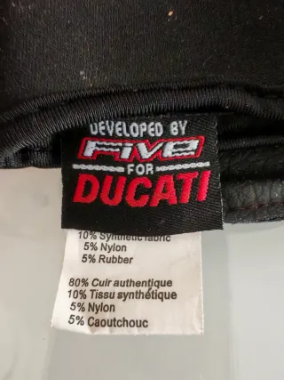 Guantes marca ducati