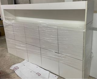 2 Muebles Blancos con Compartimentos y Luz