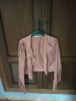 Chaqueta antelina flecos rosa