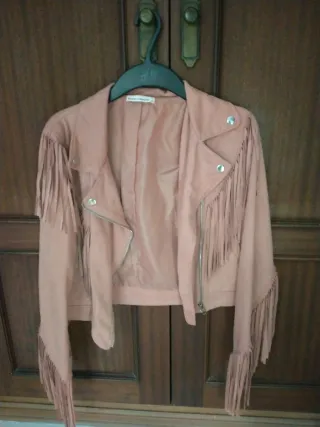 Chaqueta antelina flecos rosa