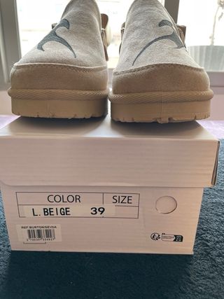 Zuecos invierno tatuados beige talla 39