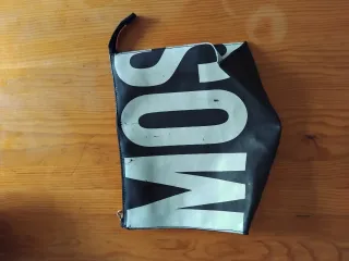 Neceser Marca Moschino