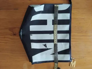 Neceser Marca Moschino