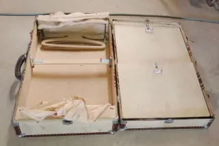 Antiguo baúl de viaje maleta