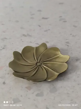 Porta incenso fiore oro metallo