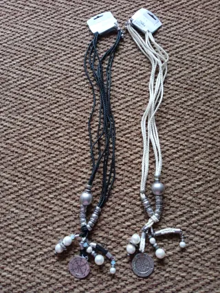 Collares Zara Blanco y Negro