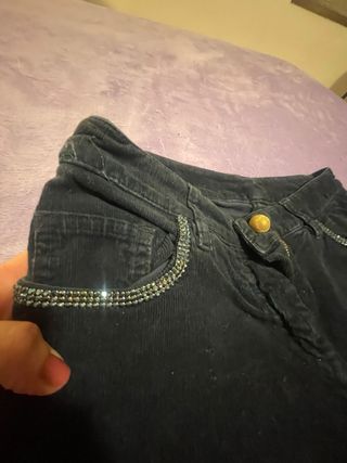 pantalón efecto aterciopelado