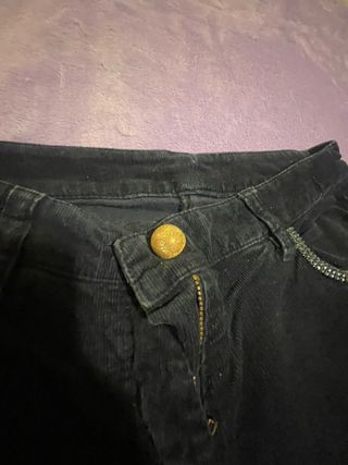 pantalón efecto aterciopelado