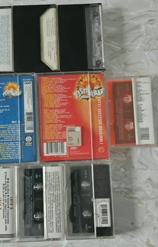 Lotto 10 cassette musicali compilation